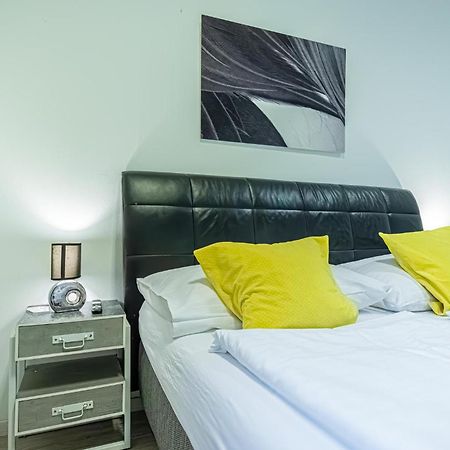 Modern Apartment Suitable For Longstays Wina Bagian luar foto